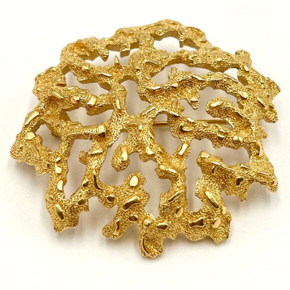 TRIFARI Coral Reef Inspired Gold-Tone Brooch, Scarf Pin, Seaside Vacation Sarong - Picture 1 of 6